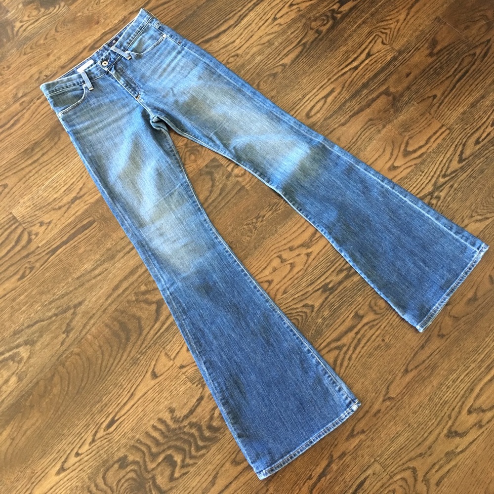 AG Farrah flare jeans, size 29, like new!